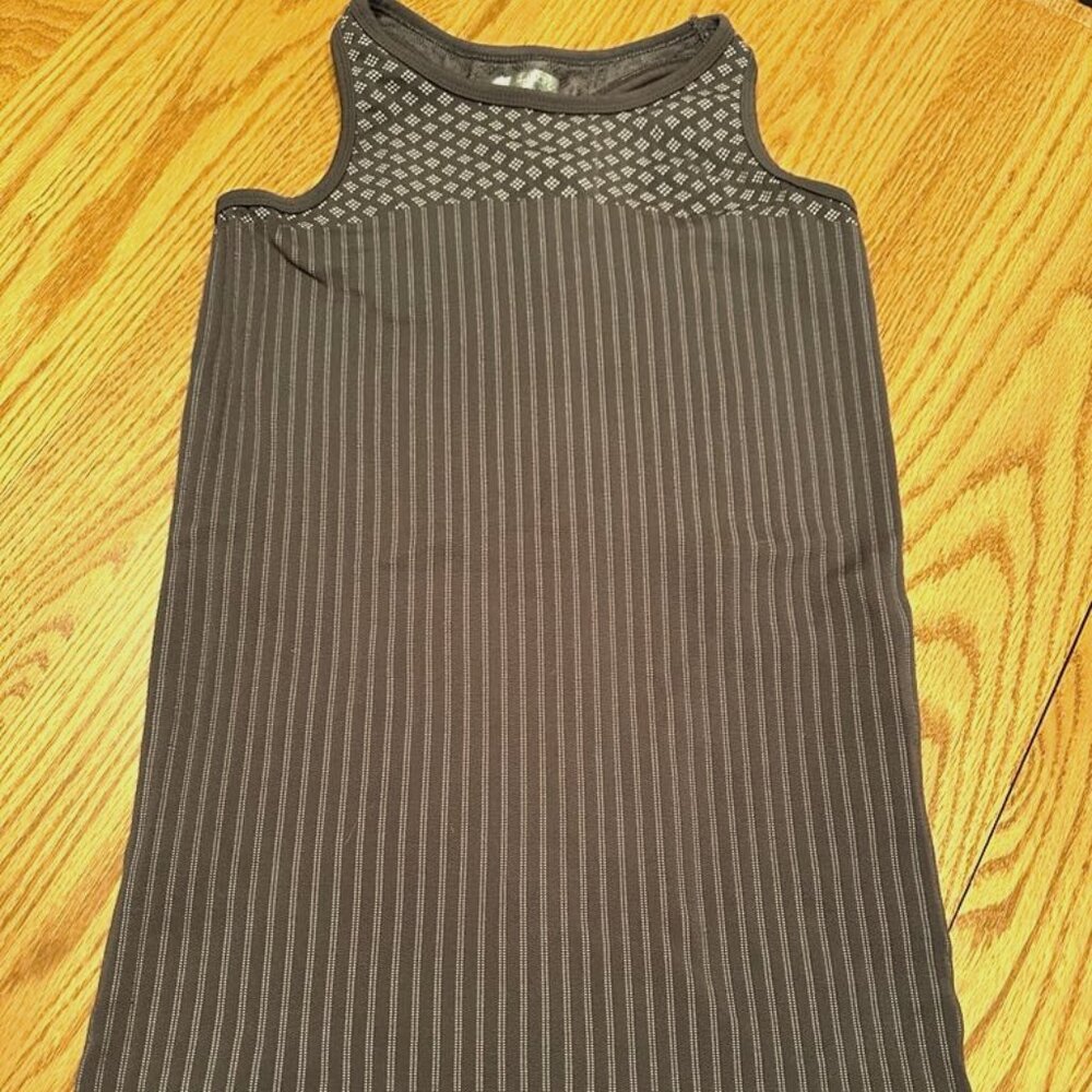 Athleta Renew Tank Stretch Brown/White Diamond & Stripe Stretch Women’s - Small